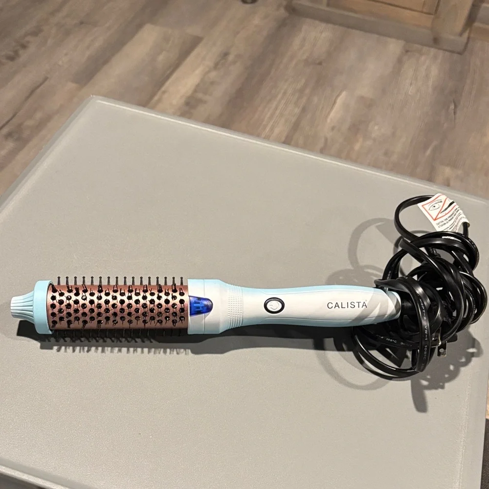 Callisto. fauxblo Airless Thermal Blowout Brush